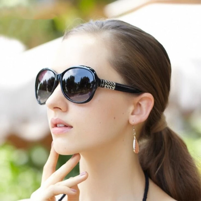 

ZXTREE Luxury Big Frame Sunglasses Women Butterfly Vintage Mirror Legs Face-lift Sun Glasses Female Fashion Ladies Goggles Z192