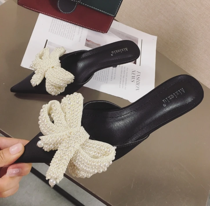 

2019 new explosion models Europe and America beaded comfortable flat bottom waterproof platform female pointed single shoes