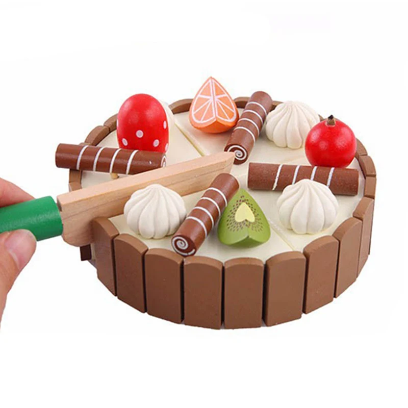 Торт с играми. Детский торт с игрушками. Игрушечные торты и пирожные. Игрушки для девочек на день рождения. Деревянные игрушки для детей.