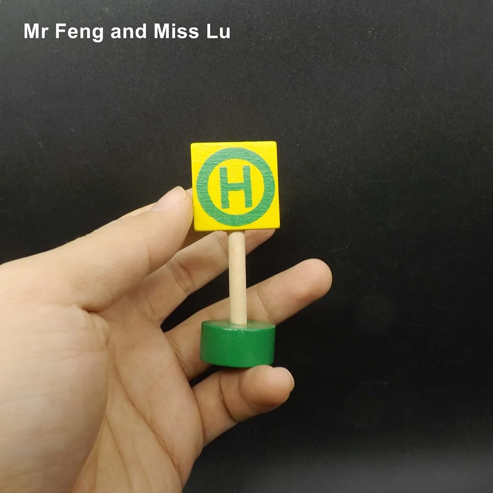 

Traffic Sign Helicopter Airport Direction Wooden Toy Model Building Block For Children Kindergarten Teaching Aids