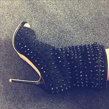 Новое поступление года Демисезонный модельные туфли из флока Для женщин пикантные туфли с открытым носком на высоком каблуке пинетки Mujer декор из заклепок ботильоны