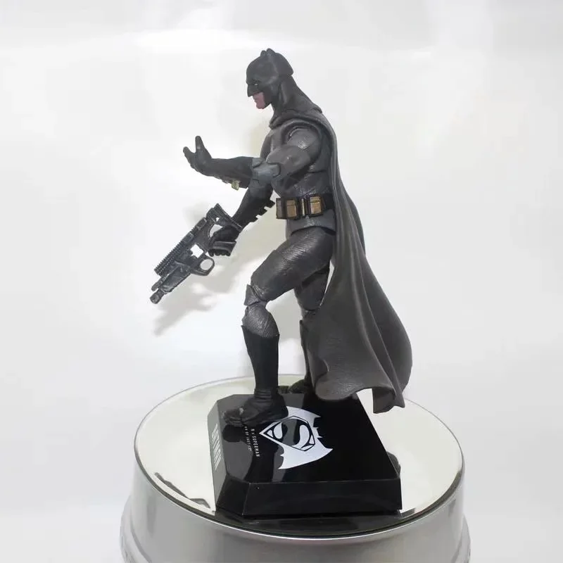  DC Comics Batman V Superman: Dawn of Justice Batman Action Figure DAH-001 1/9th Scale Beast Kingdom