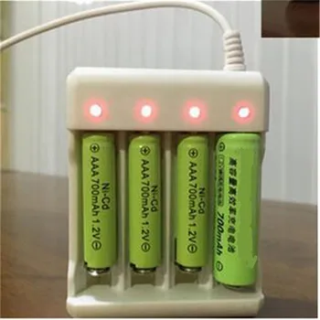 

New USB 4 Slots Fast Charging Battery Charger Short Circuit Protection AAA and AA Rechargeable Battery Station