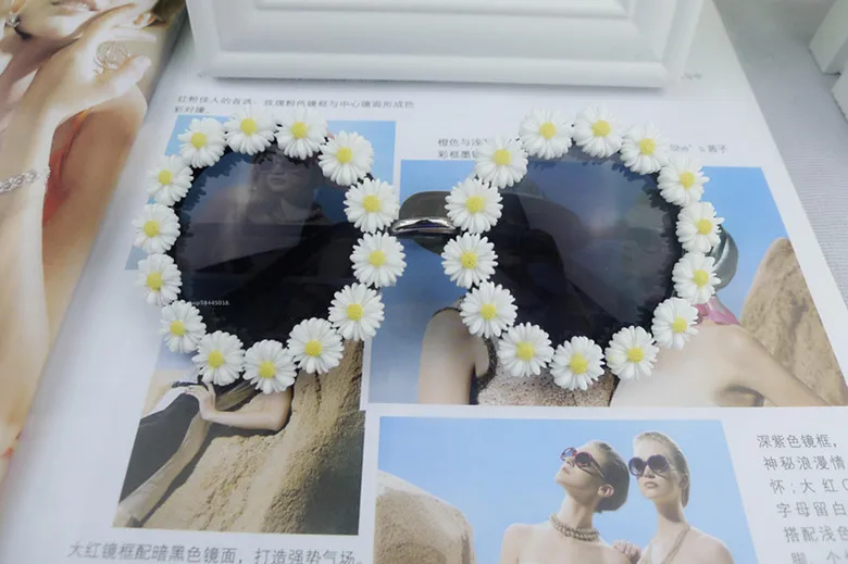 MINCL/ Горячие DIY кружева ретро солнцезащитные очки новая мода кристалл дрель цветок трехмерные солнцезащитные очки для женщин с коробкой LXL