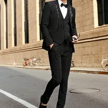 По индивидуальному заказу сделанный в стиле смокинга жениха Для мужчин костюм из трех предметов черный Королевский Синий Красный мужской свадебный костюм Для мужчин смокинг для мальчиков(пиджак+ брюки+ жилет+ галстук-бабочка