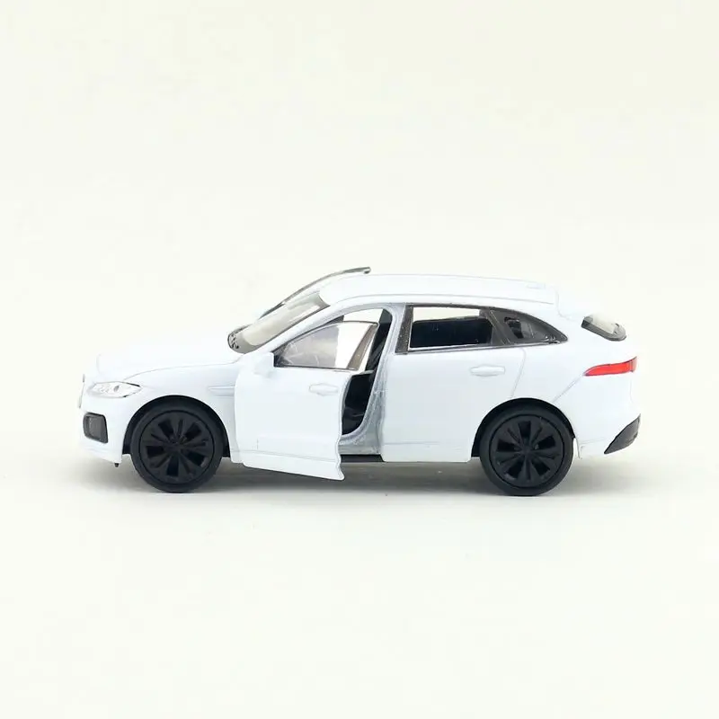 F-Pace (7)