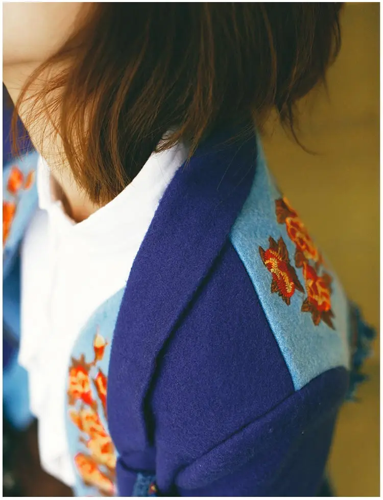 Осенне-зимние женские винтажные новинки с v-образным вырезом Роскошная вышивка с кисточками тонкое лоскутное Короткое синее шерстяное пальто