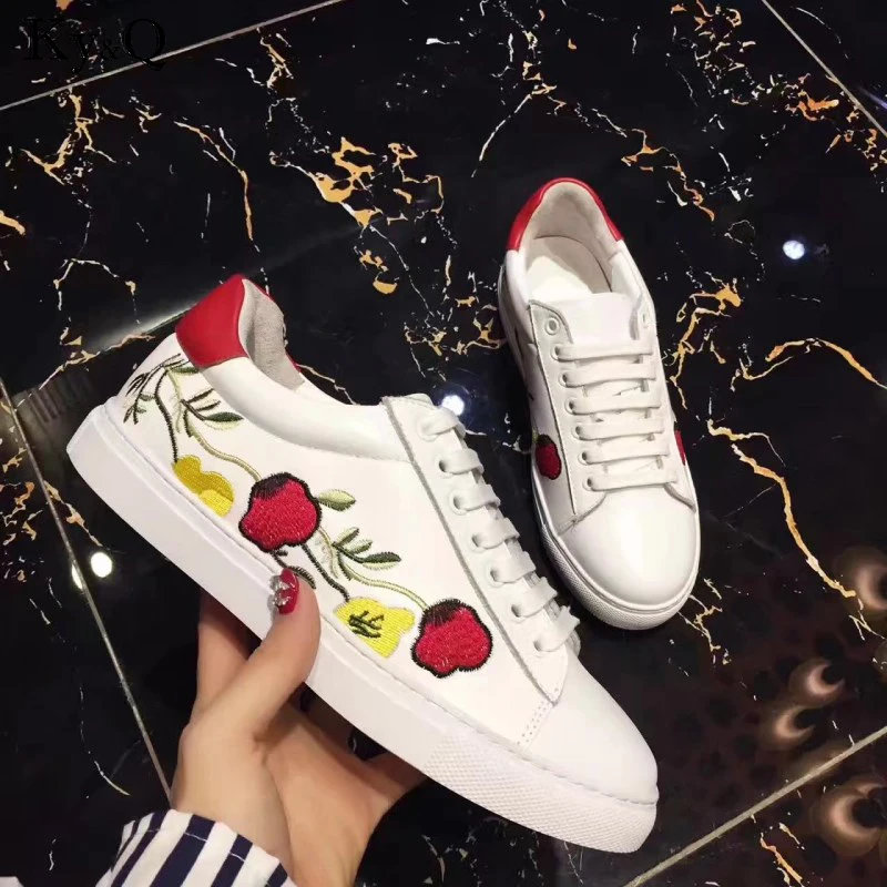 

Brands White Spring Flower Printed Sneakers Women Casual Shoes Fashion Lace up Ladies Footwear Flat Summer Women Vulcanize Shoes