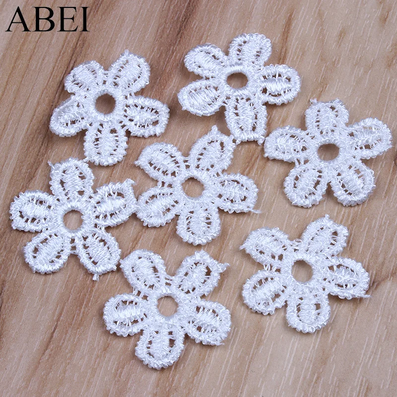 

Wholesale 30pcs 23mm flower appliques White Soluble lace fabric patches DIY Sewing Clothes Skirts Accessory