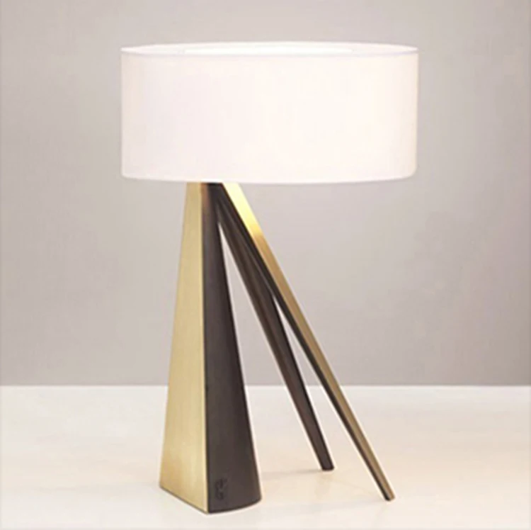

Luxury Modern Table Lamp Crystal Table Lamp Fabric Lampshade Living Room Abajur For Bedroom Socket