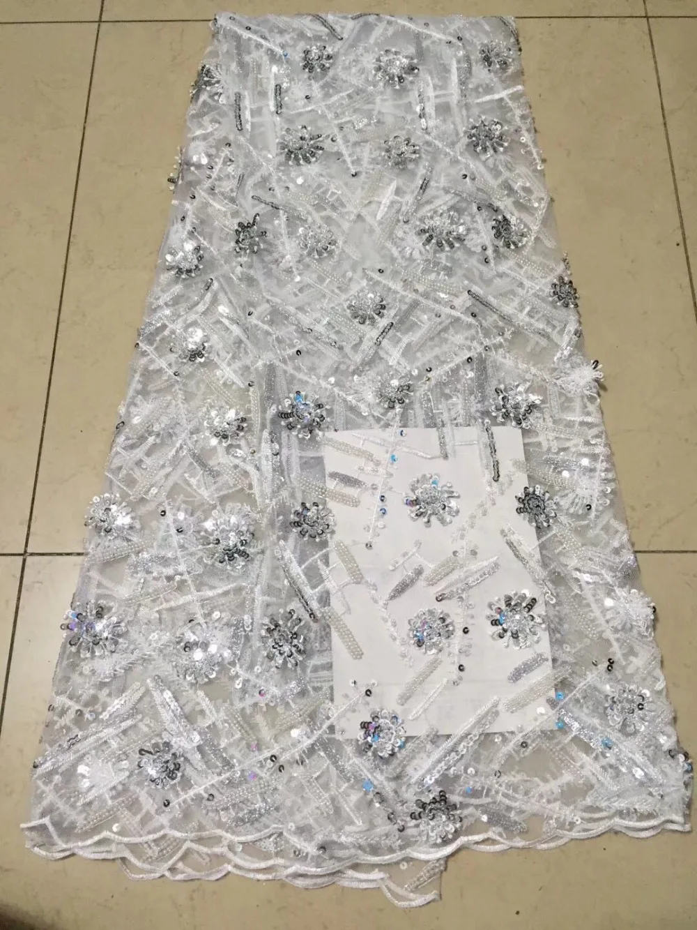 

Wholesale the latest African lace 2018 3D lace fabric, gauze lace fabric with sequin embroidery, high quality party dress YYZ005