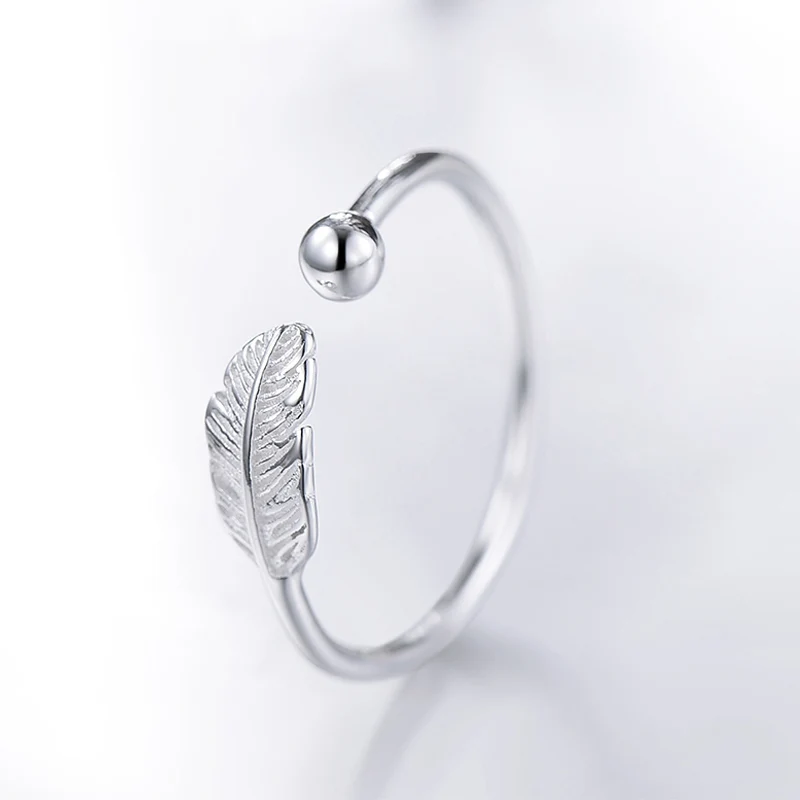 

Hot 2018 Feather Bead New Silver color Graceful Opening Adjustable Ring For Women Gilrs Wedding Gift