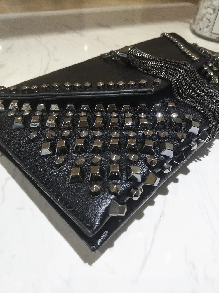 NIGEDU Punk rivet Women envelope clutch bag chain tassel women messenger bag female Crossbody bag  (5)