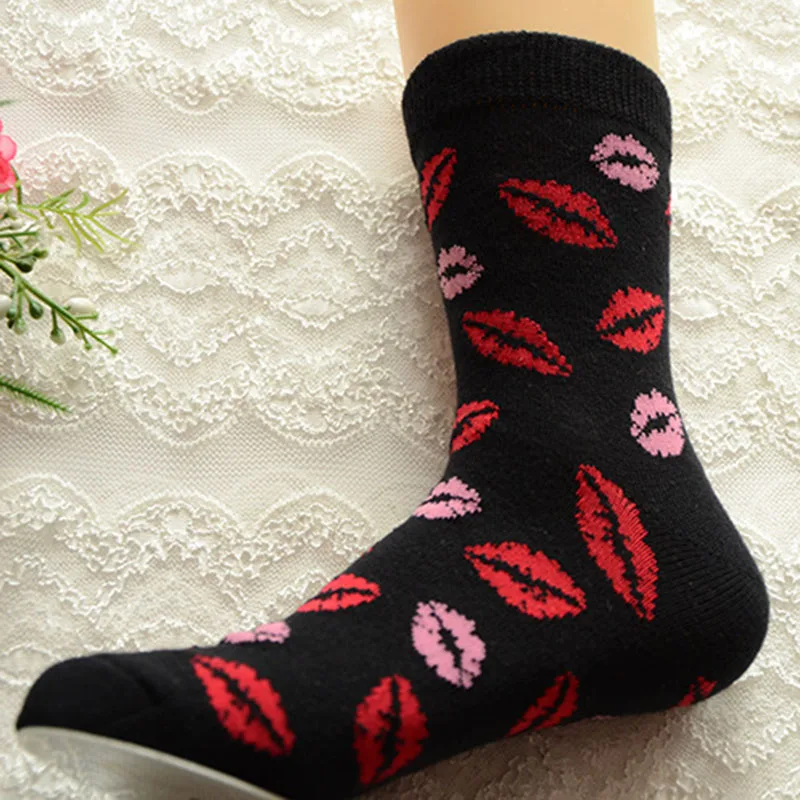[WPLOIKJD] Креативные модные носки, привлекательные впитывающие пот Хлопковые женские носки с принтом губ черного и белого цвета, 2 цвета, женские носки