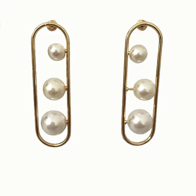 Trendy Gold Plating Clip With Three Diffe Size Pearl Stud Trendy Gold Plating Clip With Three Diffe Size Pearl Stud Earring