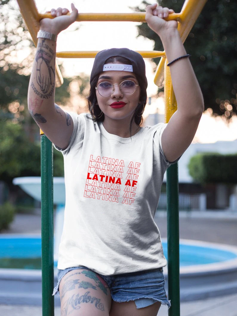 اتينا AF T قميص المرأة التي شيرت اللاتينيات فخر هدية للنساء اللاتينية الفتيات اتينا قمصان مورينا تيز إمرأة نعرفكم الجرونج قميص