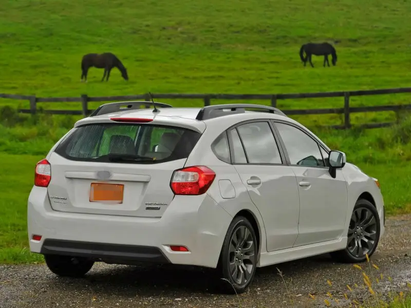 Subaru-Impreza_5-door-2012-1