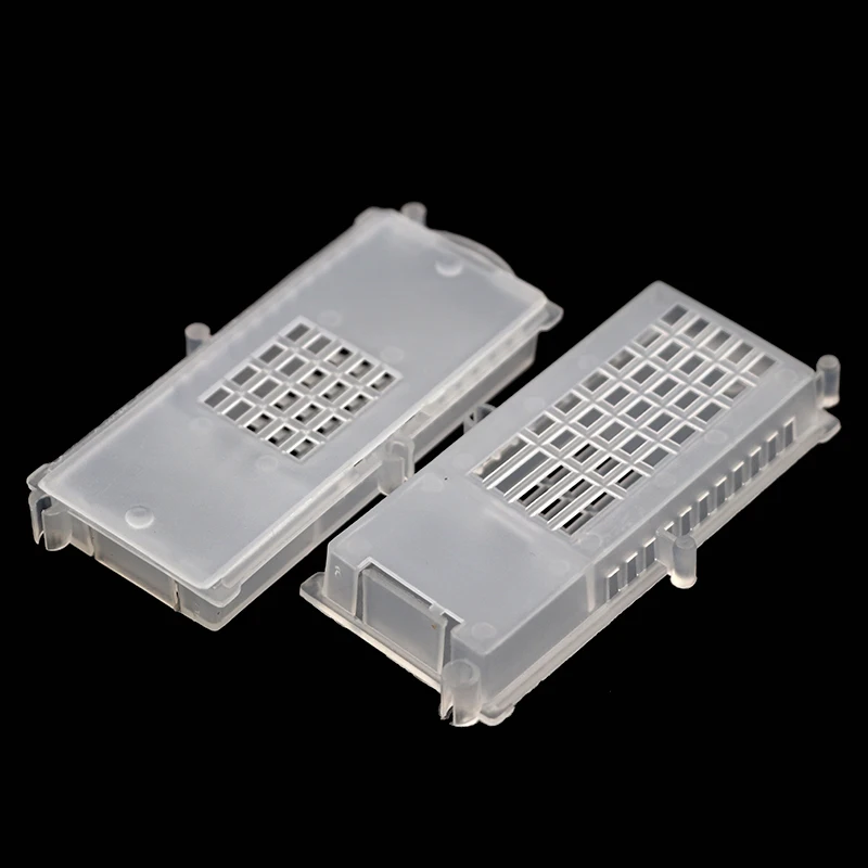 

100 pcs Beekeeping Queen cage Beehive Transport cages 7.7 * 3.5 * 1.2cm Lengthened Plastic Bee Tools Farm equipment wholesale