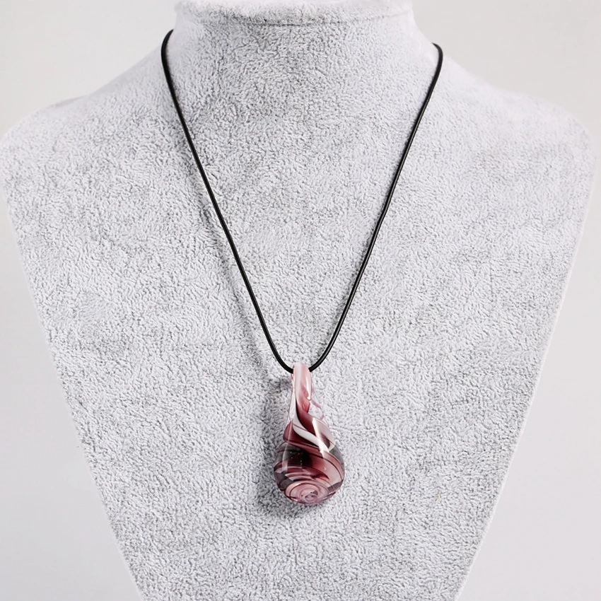 pendant necklace
