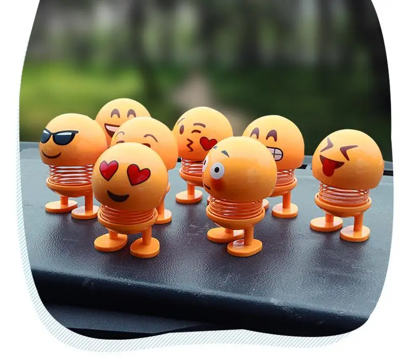Милая кукла со смайликом с тем же абзацем качающейся головой креативные Смешные