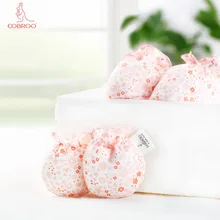 COBROO детские варежки и носки наборы хлопок цветочные защитные варежки для новорожденных 0-12 месяцев