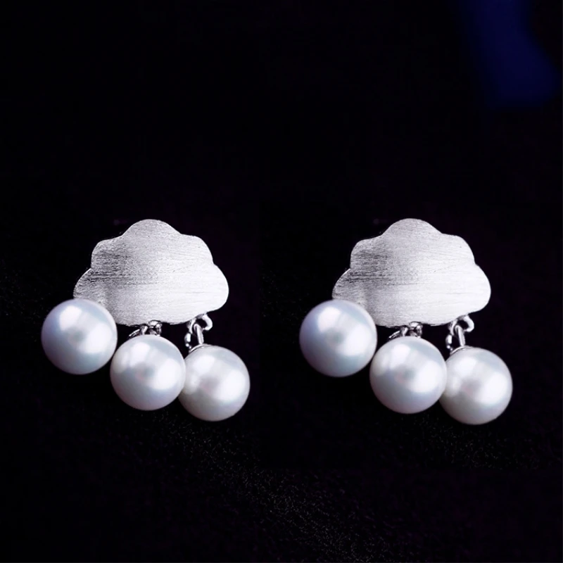 

Sweet Cloud Pearl Sweet Literary 925 Sterling Silver Temperament Personality Trendy Female Stud Earrings SEA169