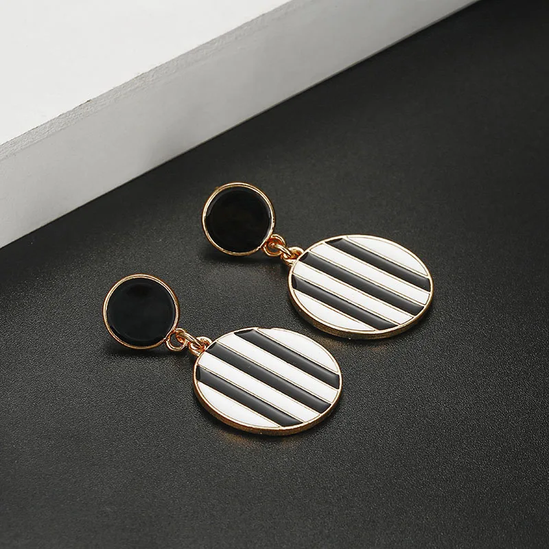 Metal Stripe Earrings Geometric Elements Leopard Summer Fashion Woman Earrings for Banquet Party Wholesale