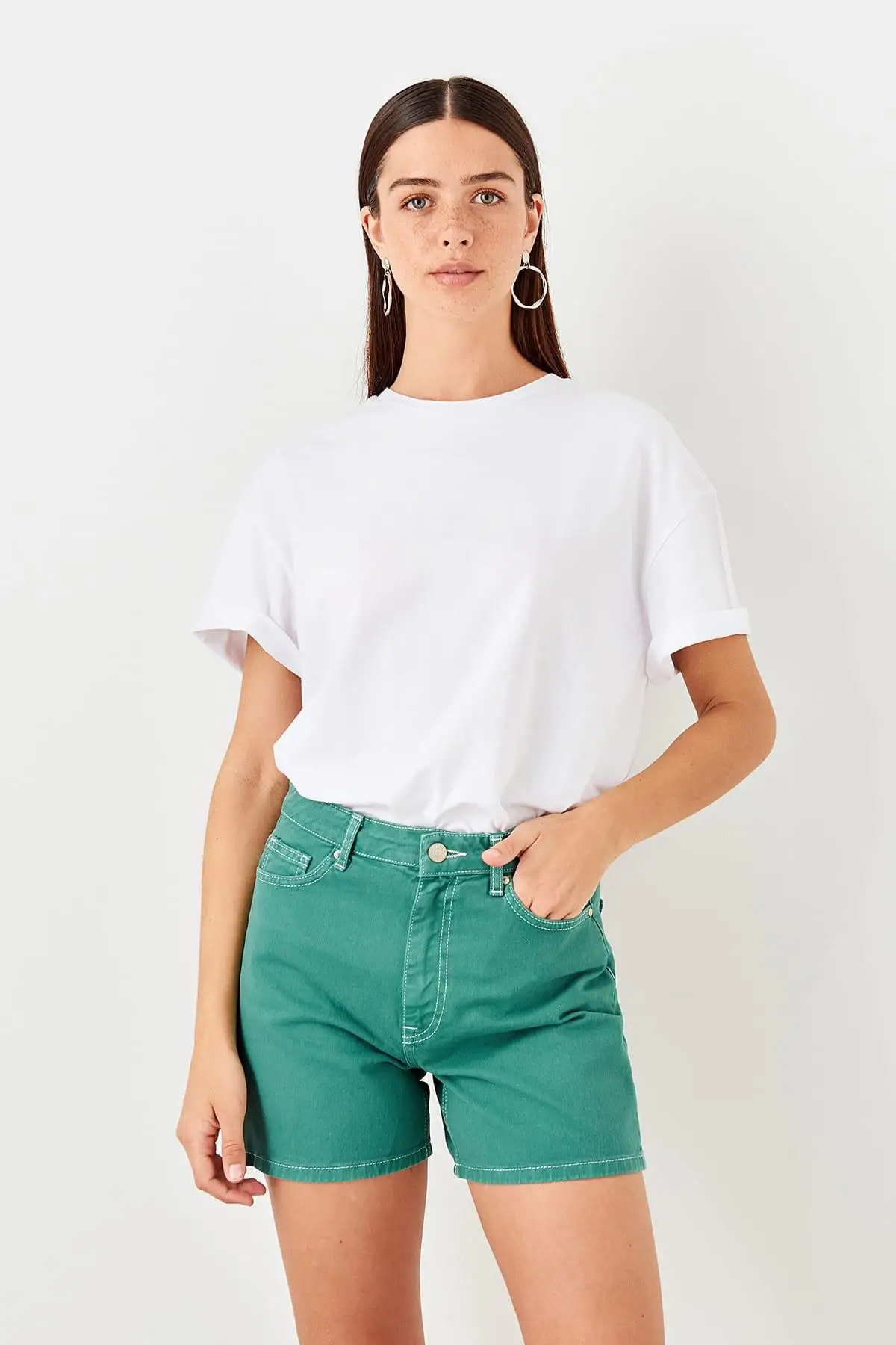 Trendyol зеленый Pettitoes Kıvırmalı Джинсовые шорты TWOSS19NI0071|Шорты| |