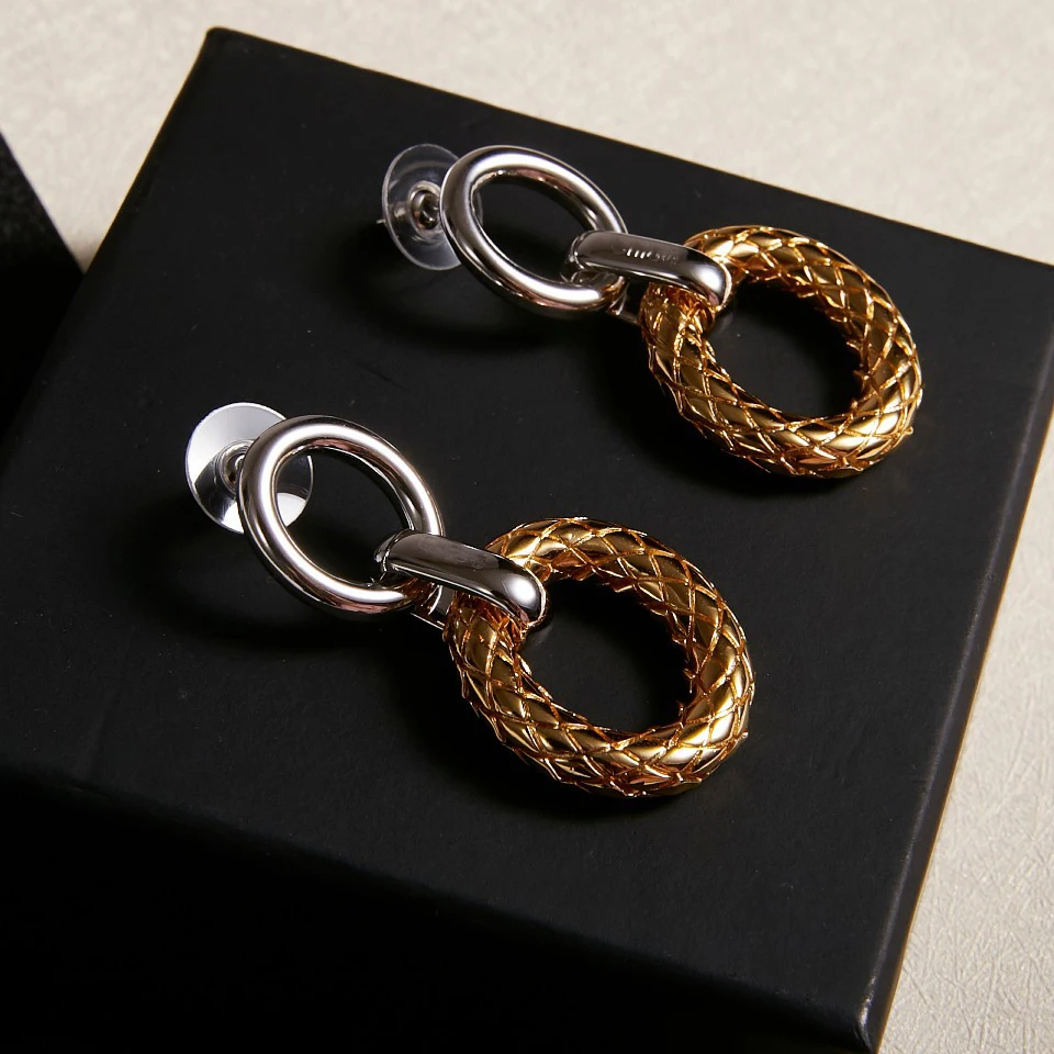 

2019 summer luxury brand fashion new retro cold wind gold rhombus pattern rhombic earrings gold and silver ring earrings brass f