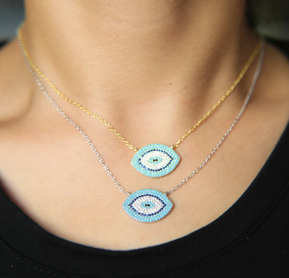 Женское короткое ожерелье известного бренда Blue Evil Eyes золотого цвета кубического