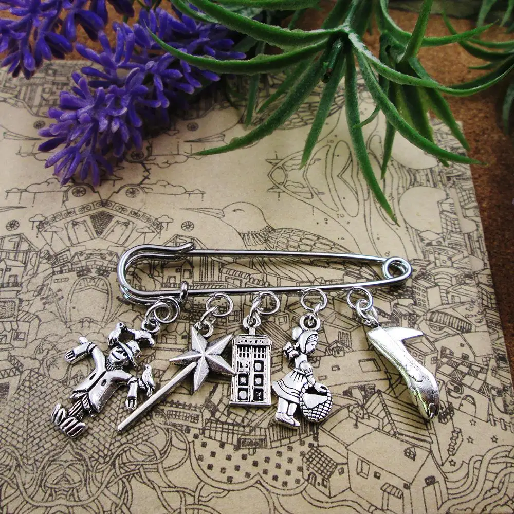 

Wizard of Oz silver plated charm brooch