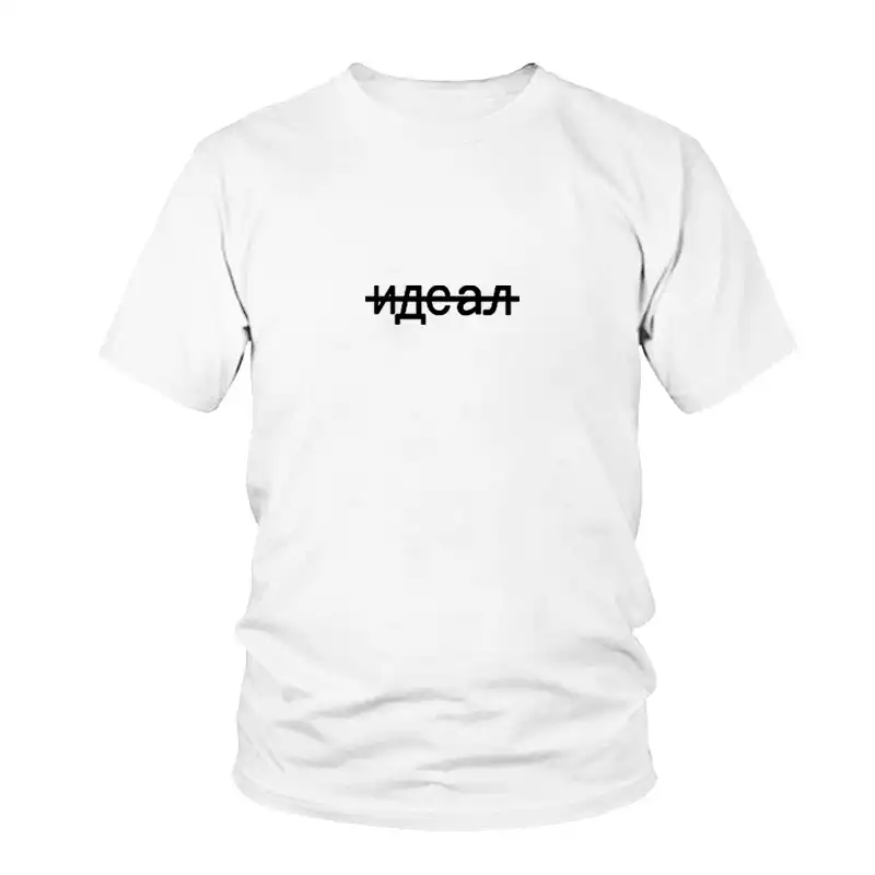 camiseta blanca con letras negras mujer