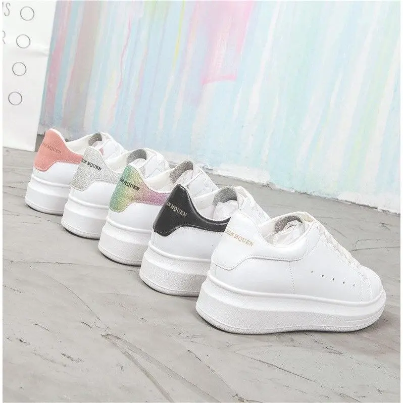 

2019 new spring white shoes female Korean version of the increase in sports shoes wild shoes casual shoes women