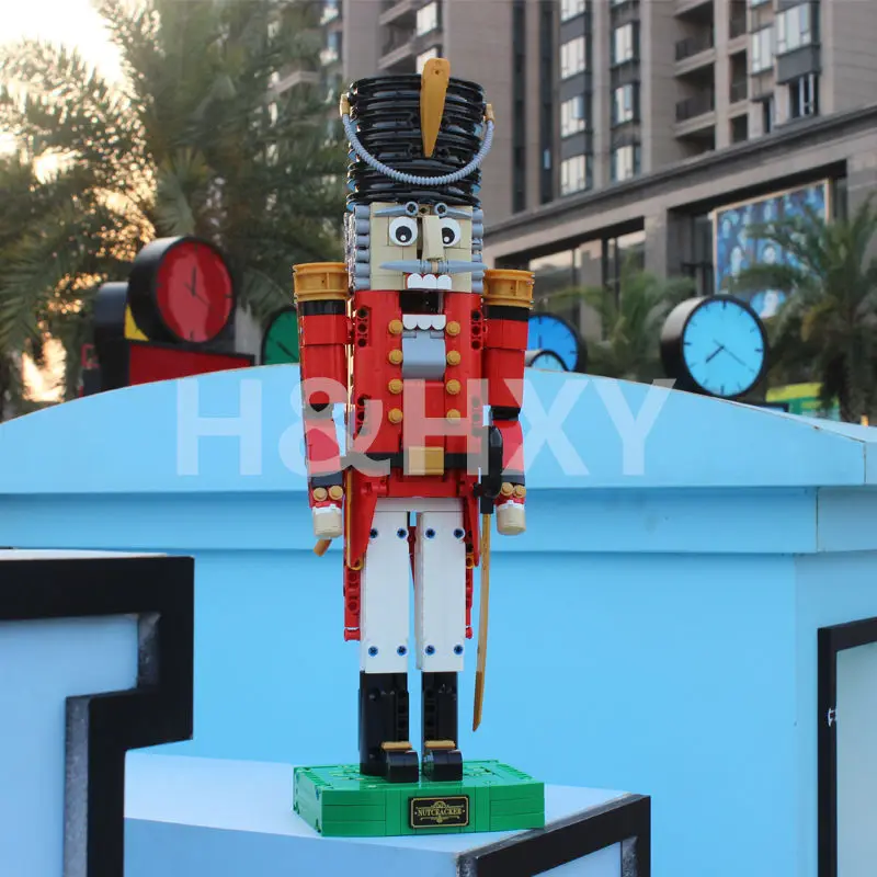 

IN STOCK S 7046 764Pcs Nutcracker Employee Model Compatible 4002017 Set Building Blocks Bricks Educational Toys Christmas Gift