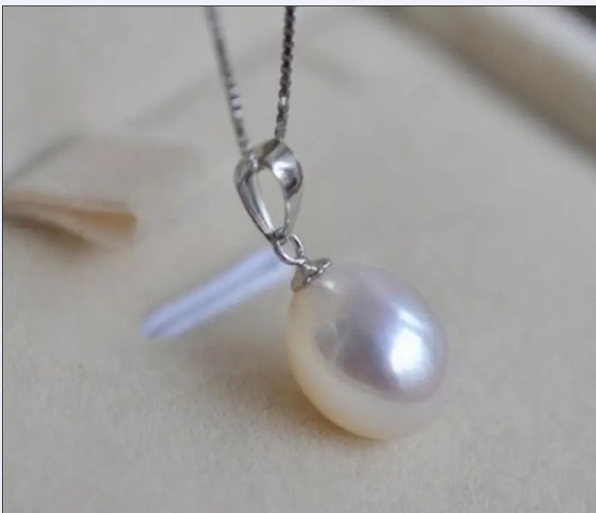 

Natural 10x12mm AAA+ South Sea White Pearls Necklace Pendant White Gold