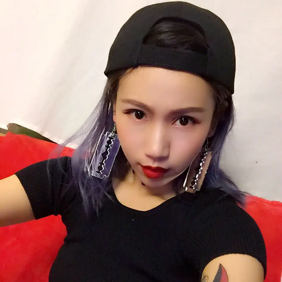 (2)