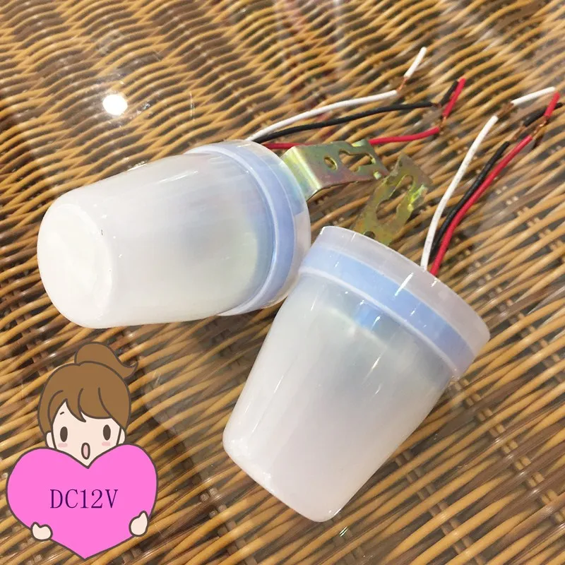 

Hot Mini Twilight Dusk sensor Twilight Switch Outdoor Night Light Sensor DC12V 10A Photoelectric Switch CM101 HH