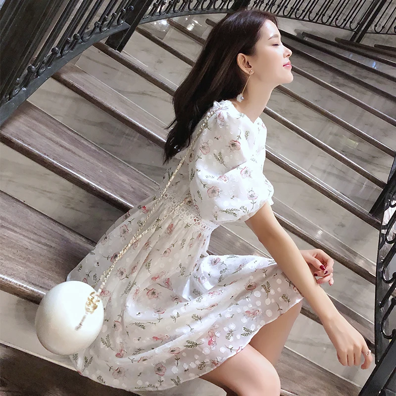 

Mishow 2019 Femal Summer Chiffon Dresses V-Neck Floral Beach Dress Mini cute girl Dress MX18B1234