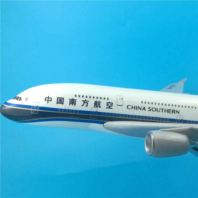 Модель самолета A380 45 см из смолы авиакомпании China South Airlines модель аэроплана