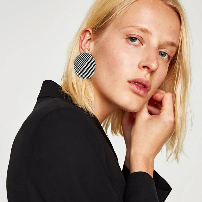 

Neylanly 2019 Houndstooth Jewelry Round Stud Earrings for Women Girls Cotton Small No Piercing Stud Earrings Fashion Accessories