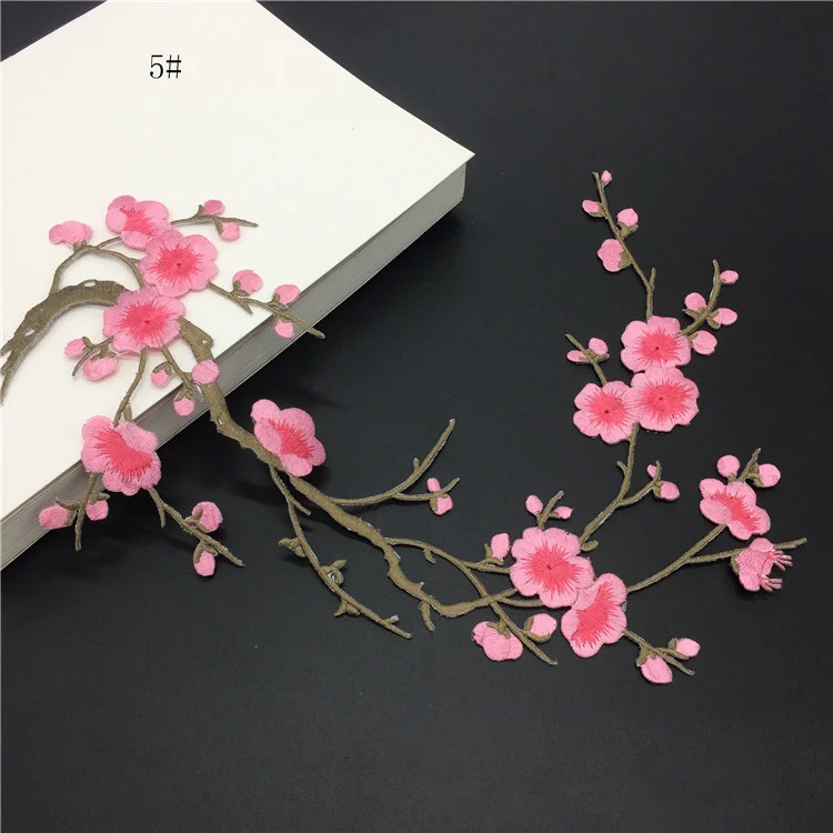 

1pcs Patch DIY plum blossom Patches dress sticker For Kids Clothes Sew-on Embroidered Patch Motif Applique Sticker For Cloth