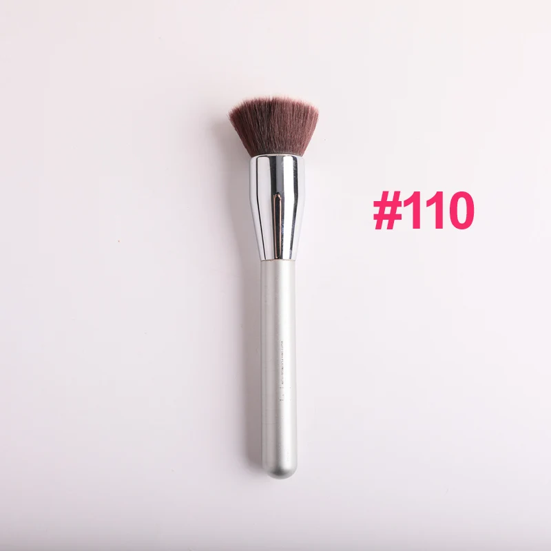 It Cosmetics Airbrush Buffing Foundation Brush 110 _ 1