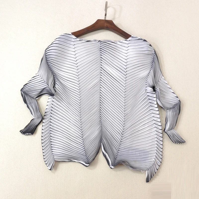 

Changpleat 2018 Spring stripe Loose women T-shirt Miyak Pleated Slash Neck 3/4 Sleeve Large Size Female T-shirts Fashion Tide T9