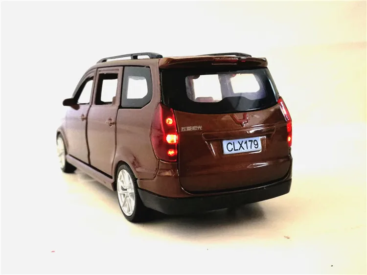 1:32 в коробке Wuling Hongguang коммерческий автомобиль 6 Открытый MPV детская игрушка звук и светильник Полицейская машина модель автомобиля из сплава