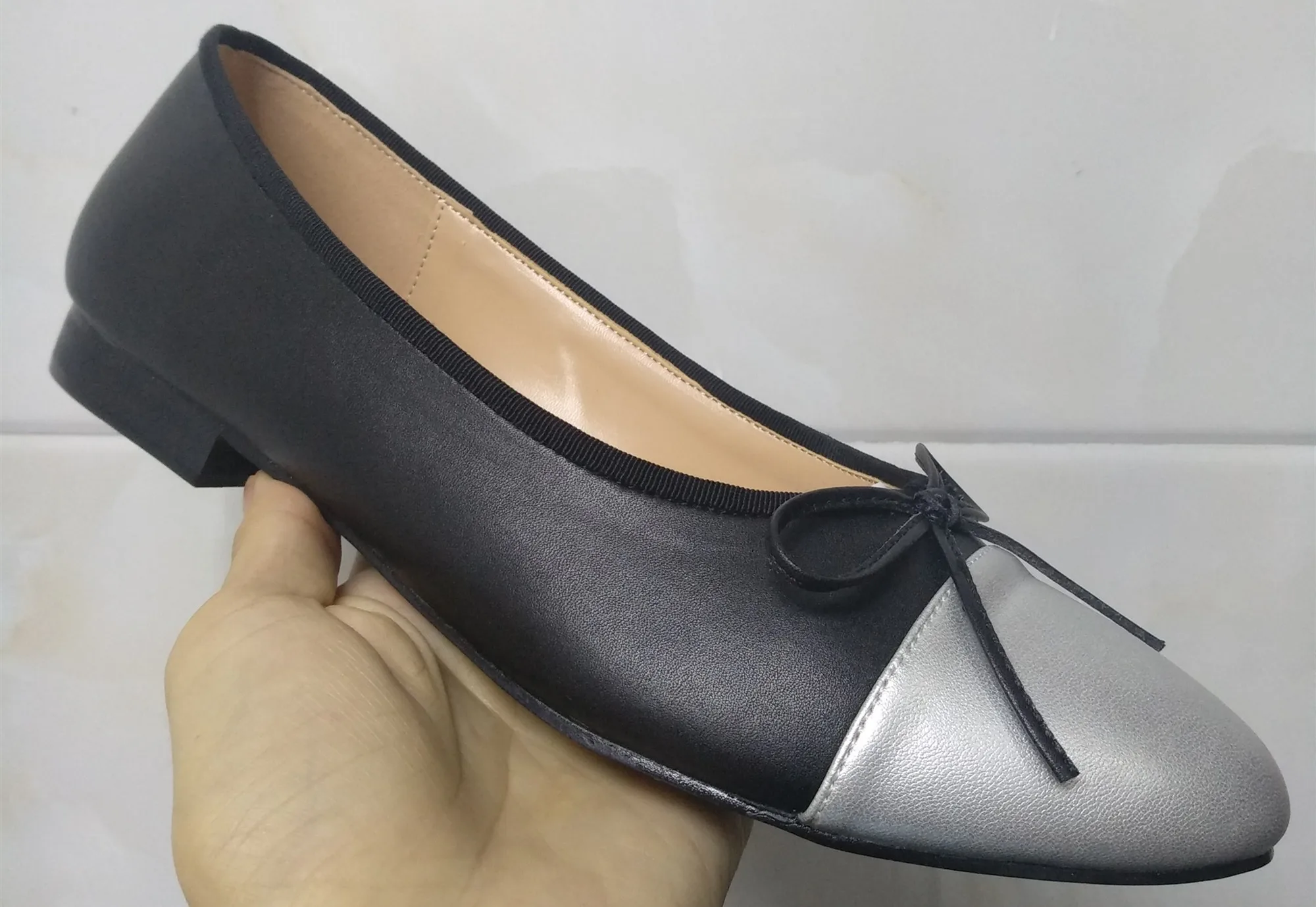 Black10 Классические женские туфли с закрытым круглым носком; два цвета; туфли с бантом; балетки на плоской подошве - Цвет: Black10