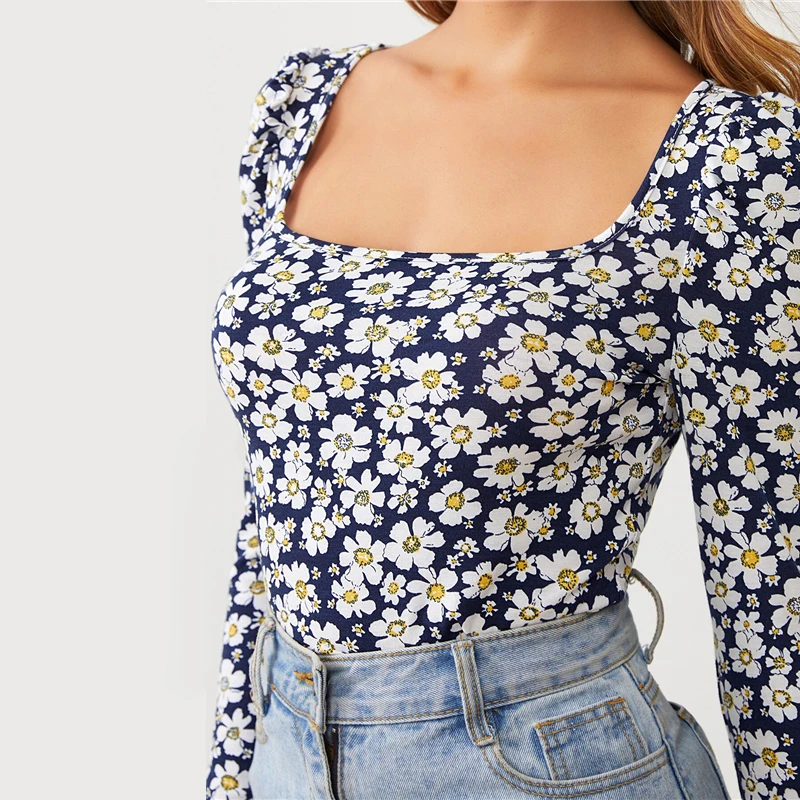 Dotfashion Повседневная футболка с цветочным принтом и квадратным вырезом для женщин Осенняя узкая футболка с длинными рукавами топ женские топы со складками с принтом
