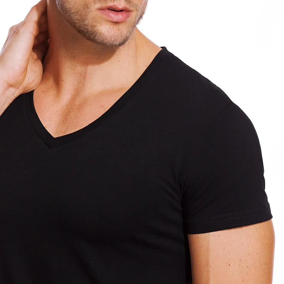 Мужская эластичная футболка с глубоким v образным вырезом облегающая коротким