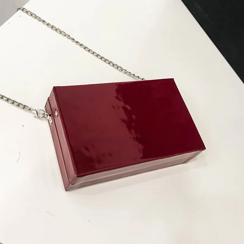 

2018 New Style Fashion Korean-style Patent Leather Bright Surface Figure Avatar Square Sling Bag Chain Oblique WOMEN'S Bag Shoul