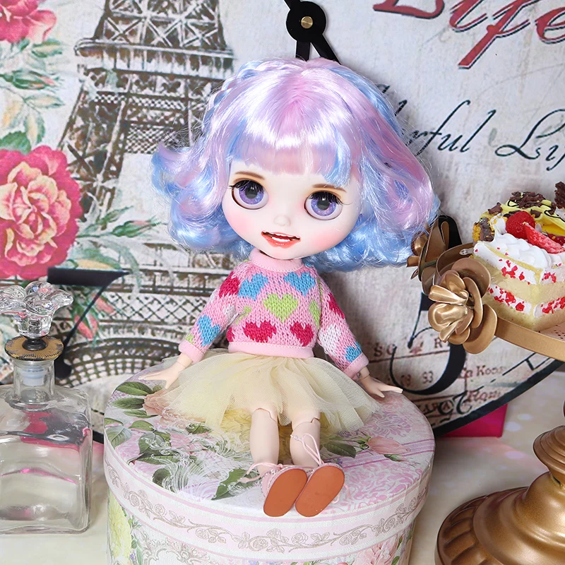 Blyth кукла белая кожа суставное тело Короткие Розовые Смешанные синие волосы резные Губы Улыбка матовое лицо. NO. BL10176005