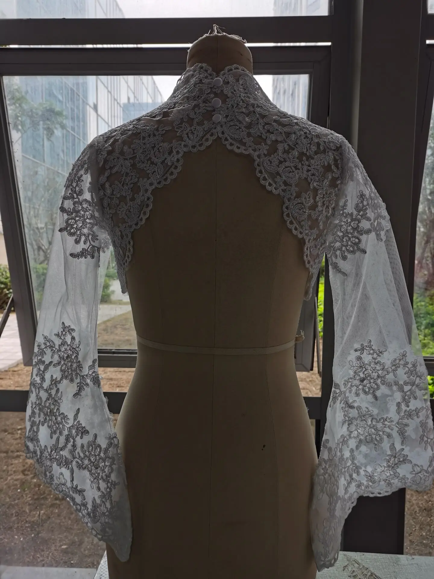 Wedding Shawl Long Sleeve Wedding Jacket Appliques Bridal Party Coat Backless Bridal Jacket Customized